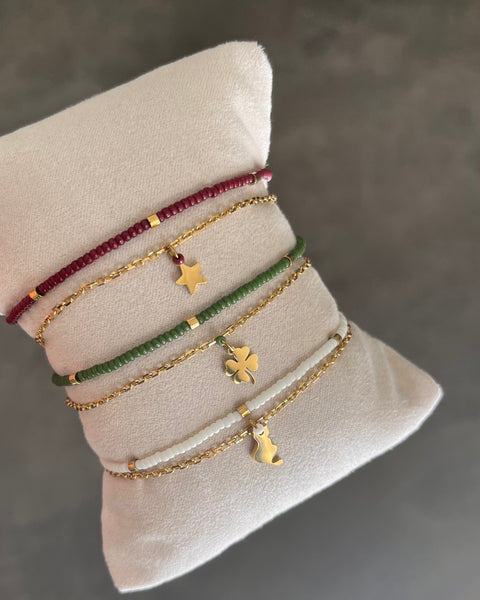 Braccialetti doppi con micro perline e charms