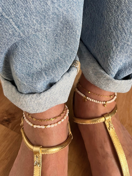 Cavigliera mini perle di fiume e balls dorate