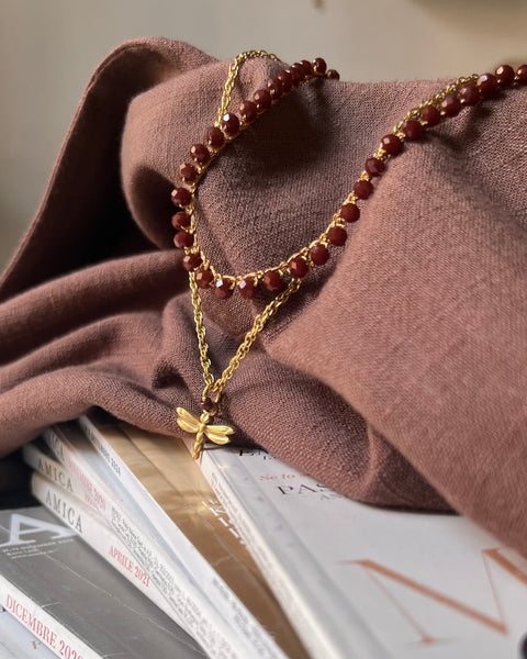 Girocollo doppio marrone con libellula