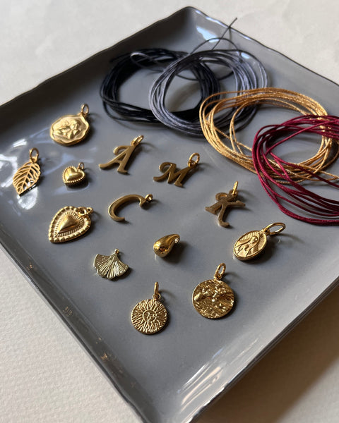 Girocollo choker cordoncino o/e ciondoli a scelta