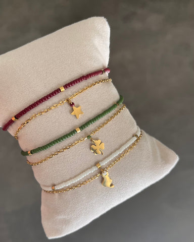 Braccialetti doppi con micro perline e charms