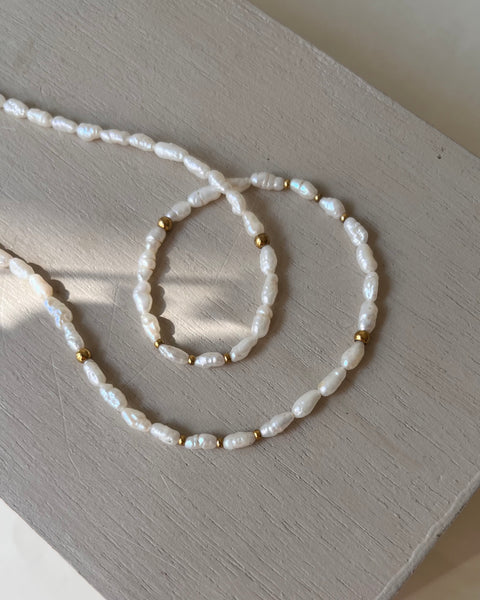 Girocollo micro perle di fiume e punti luce