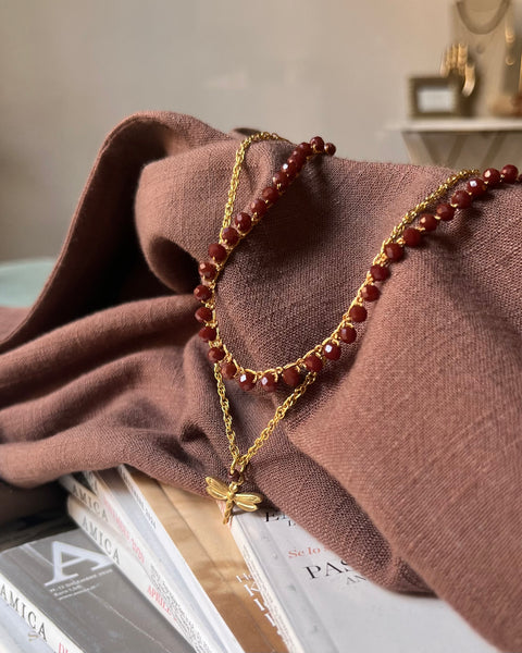 Girocollo doppio marrone con libellula