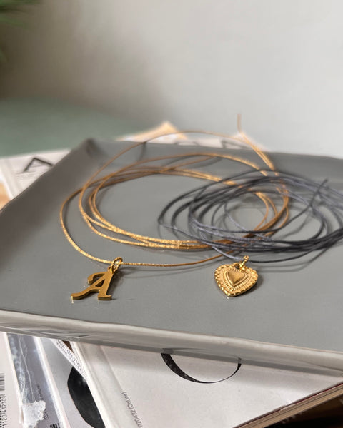 Girocollo choker cordoncino o/e ciondoli a scelta