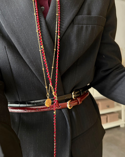 Collana rosso bordeaux con pendente e goccia in pietra