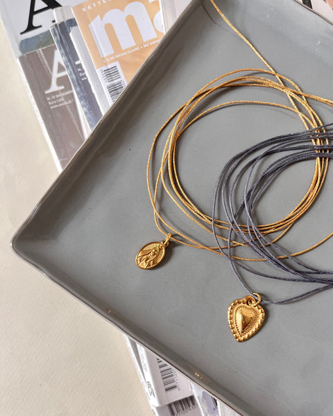 Girocollo choker cordoncino o/e ciondoli a scelta