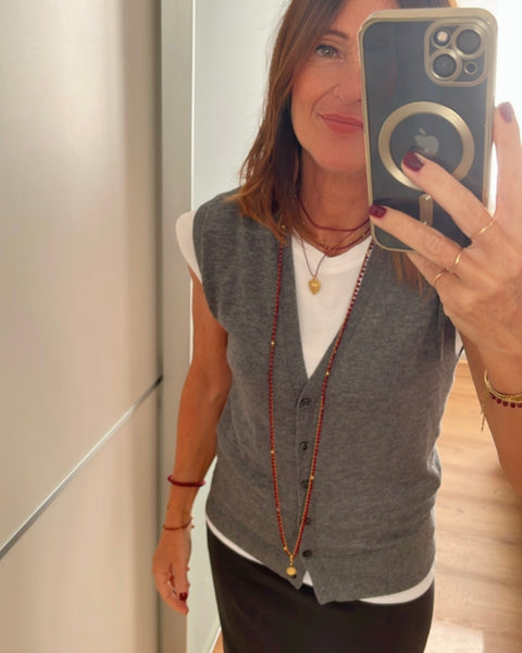Collana rosso bordeaux con pendente e goccia in pietra
