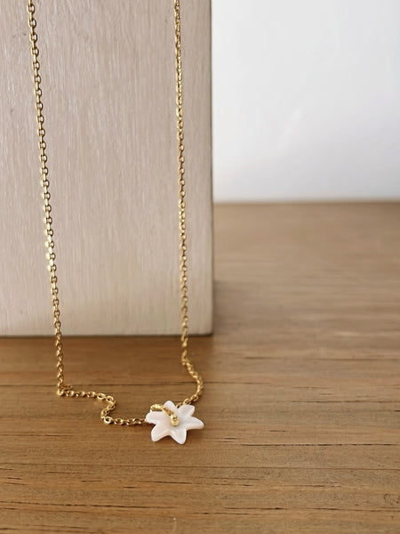 Girocollo flower
