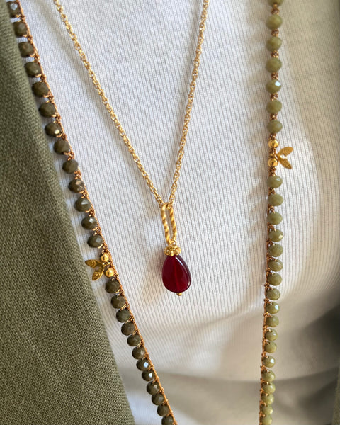 Collana bordeaux e verde oliva