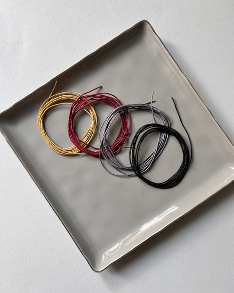 Girocollo choker cordoncino + balls dorate