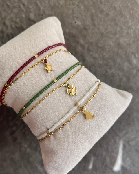 Braccialetti doppi con micro perline e charms