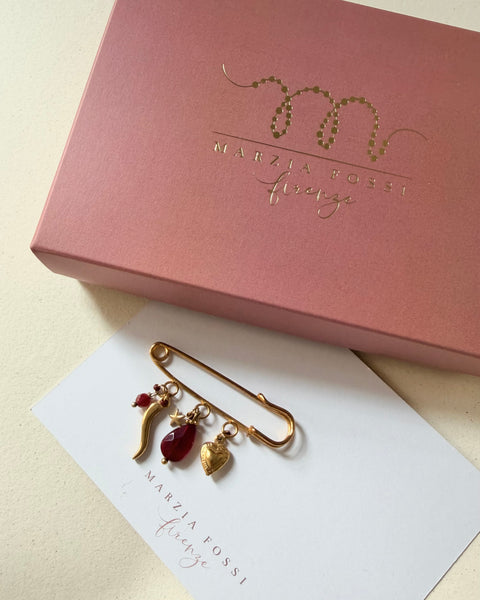 Spilla charms bordeaux