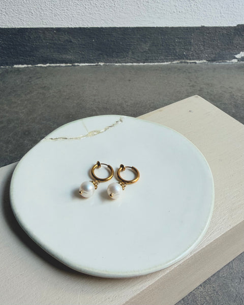 Orecchini clip a cerchio con perla