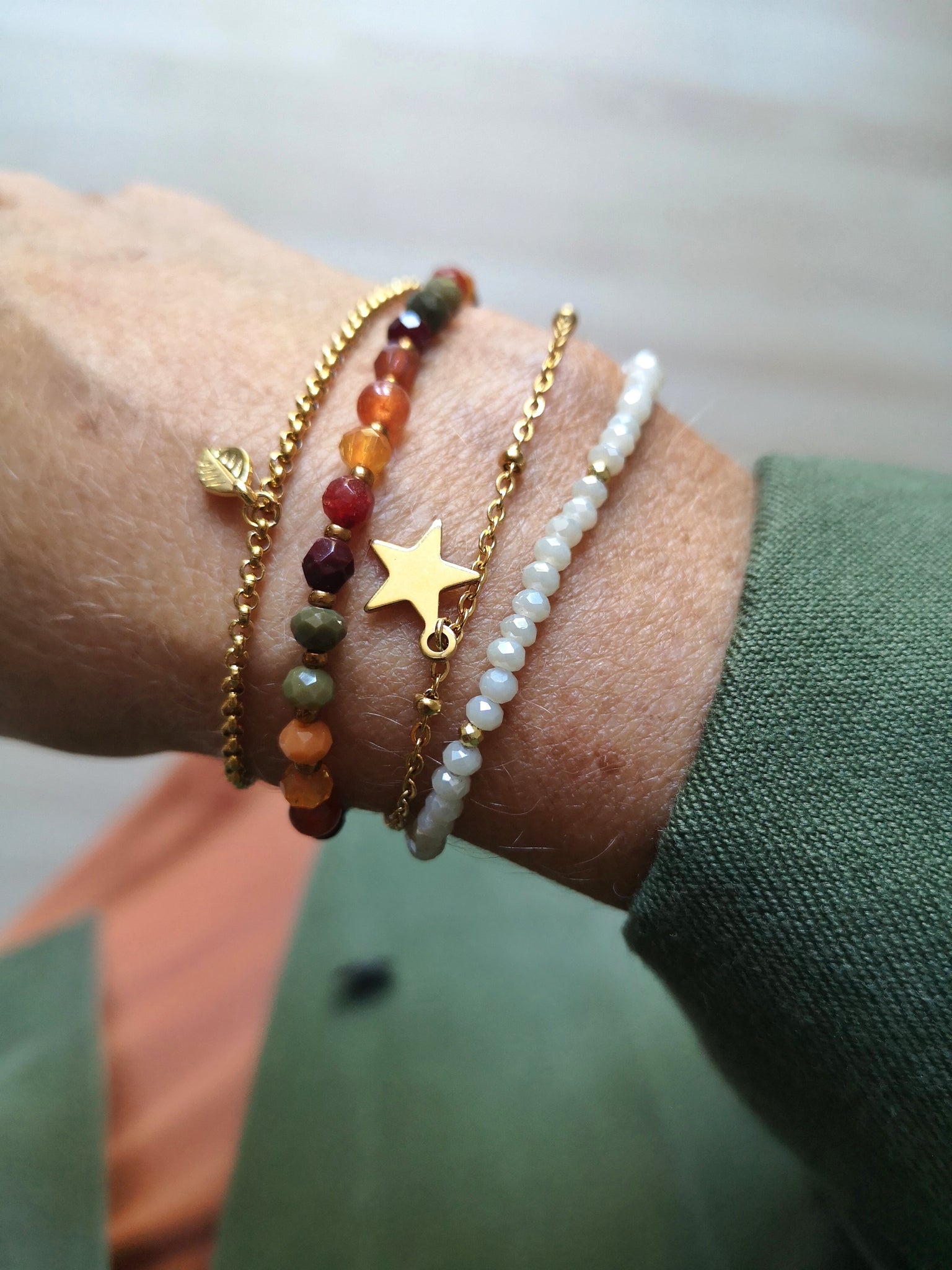 Braccialetti doppi pietre e cristalli con fogliolina